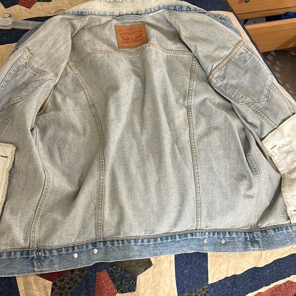 Levi Strauss & Co Men’s Size L jeans jacket - Picture 2 of 5